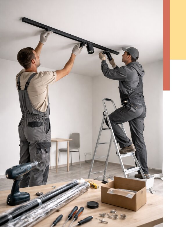 Установка трековых светильников в натяжной потолок в Кирове от 4269 руб. | ОТДЕЛОЧНИК-Кро